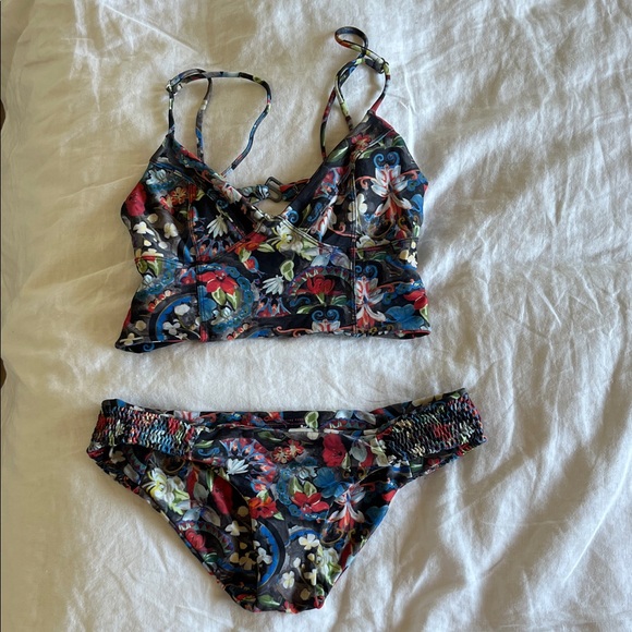 Alice + Olivia Multicolor Floral Print - Picture 1 of 8